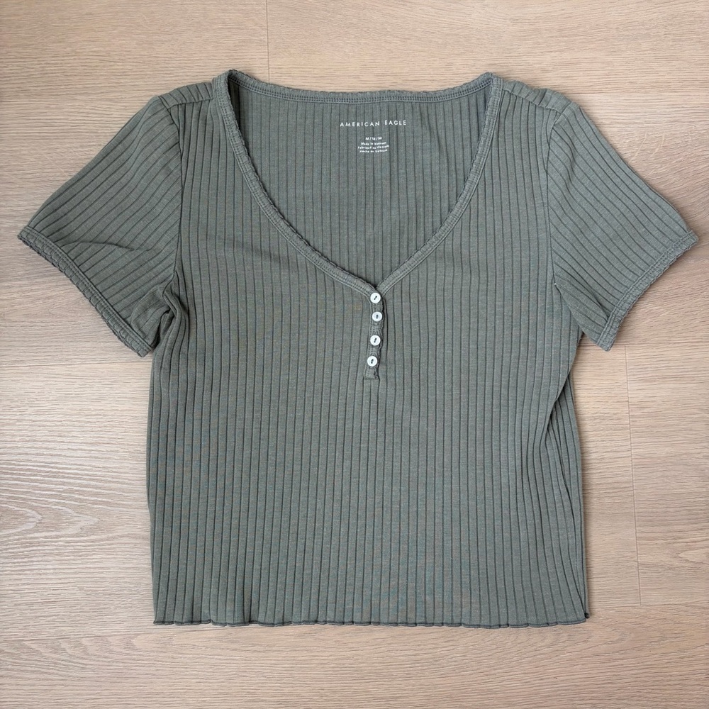 American Eagle Outfitters Olive Ribbed Henley Crop Top with Short Sleeves
